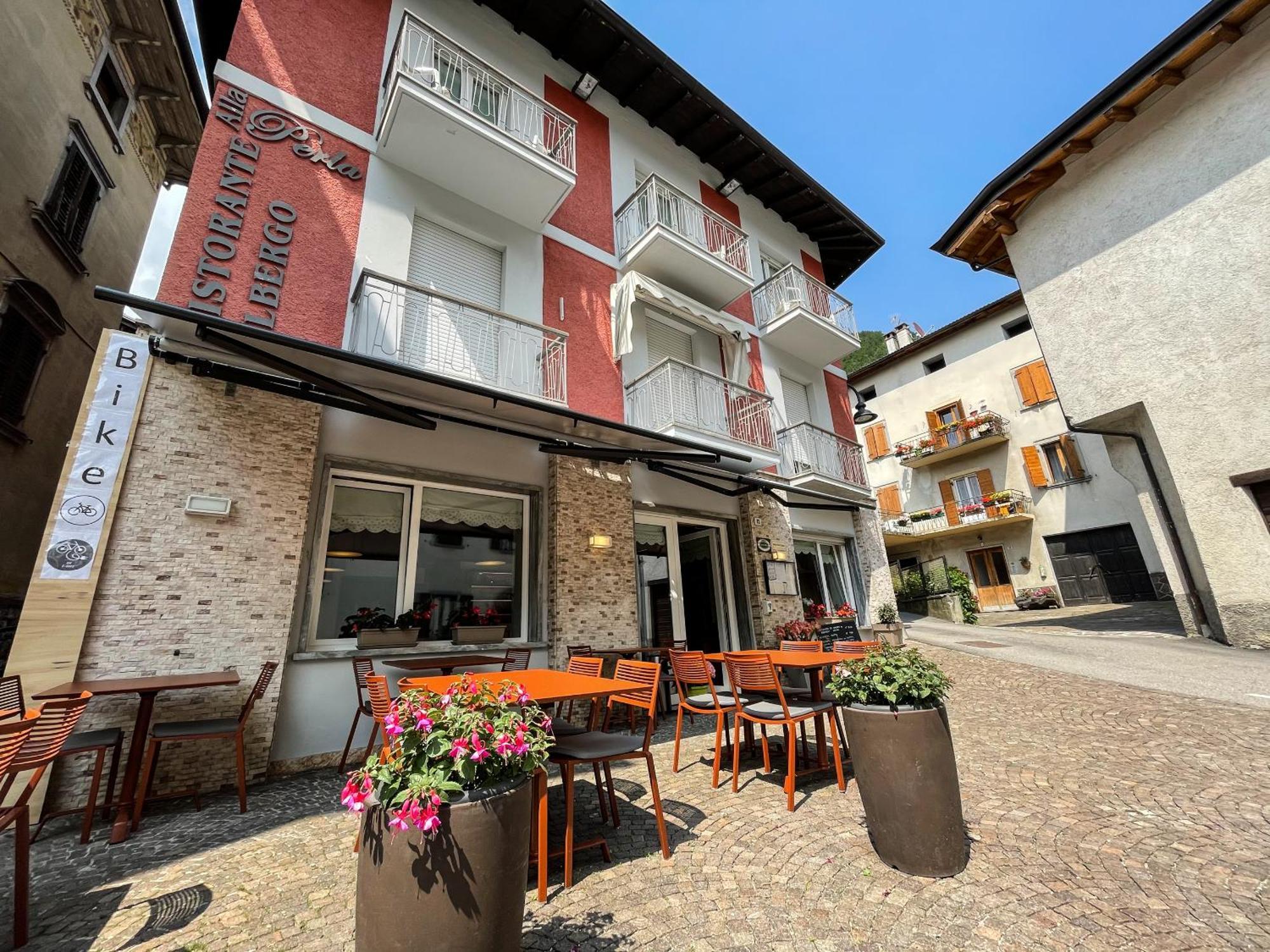 Hotel Locanda Alla Perla Untertiharn Exterior foto